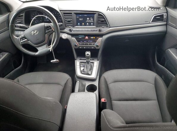 5NPD84LF4JH320833 2018 HYUNDAI ELANTRA Белый Вид панели приборов