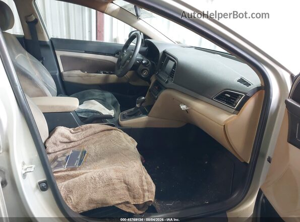 5NPD84LF4JH361494 2018 HYUNDAI ELANTRA Бежевый Вид салона спереди