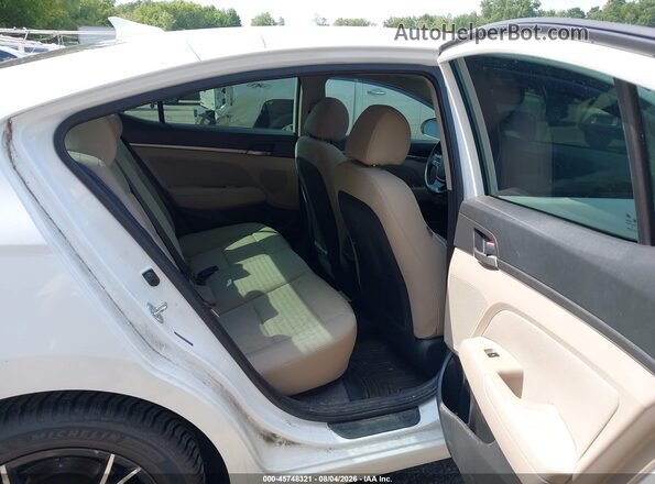 5NPD84LF4JH377565 2018 HYUNDAI ELANTRA White VIN კოდის სტიკერის ხედი