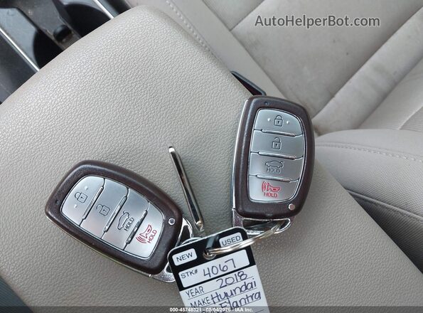 5NPD84LF4JH377565 2018 HYUNDAI ELANTRA White წინა პანელის ხედი