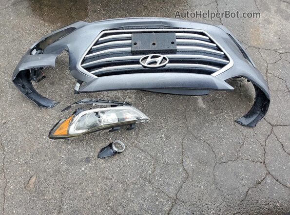 5NPD84LF4JH396276 2018 HYUNDAI ELANTRA Gray Widok komory silnika