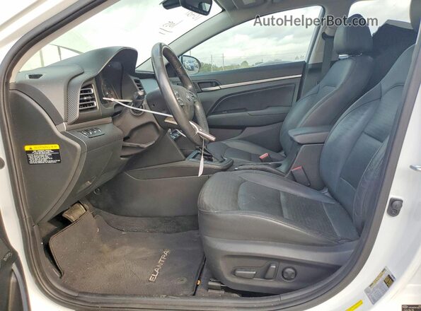 5NPD84LF4KH416270 2019 HYUNDAI ELANTRA Белый Вид салона спереди