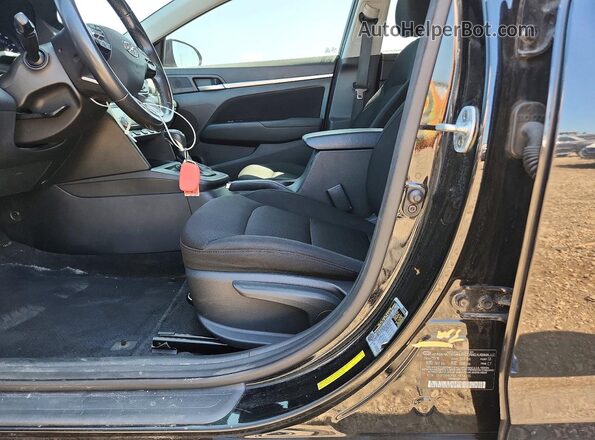 5NPD84LF4KH434235 2019 HYUNDAI ELANTRA Black Widok komory silnika