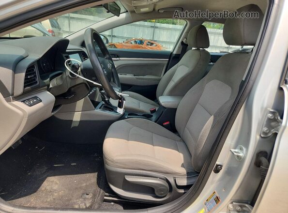 5NPD84LF4LH506715 2020 HYUNDAI ELANTRA Серебряный Вид салона спереди