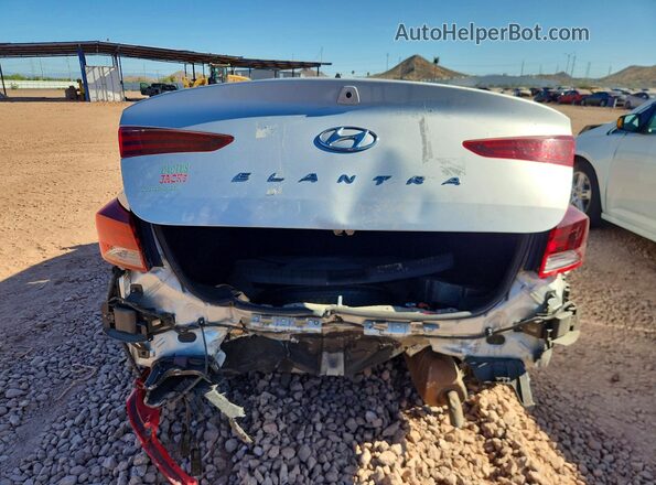 5NPD84LF4LH514572 2020 HYUNDAI ELANTRA Серебряный Вид сзади