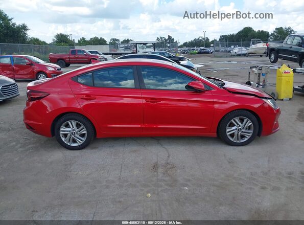 5NPD84LF4LH592785 2020 HYUNDAI ELANTRA Red Widok wnętrza z tyłu