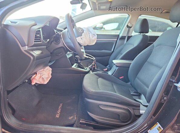 5NPD84LF4LH594956 2020 HYUNDAI ELANTRA Черный Вид салона спереди