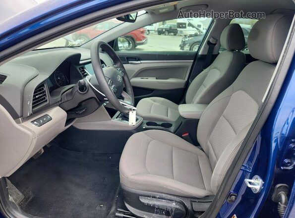 5NPD84LF4LH599090 2020 HYUNDAI ELANTRA Синий Вид салона спереди