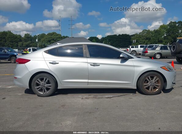 5NPD84LF5HH004318 2017 HYUNDAI ELANTRA Silver Вид задньої частини салону