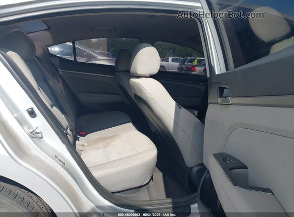 5NPD84LF5HH004318 2017 HYUNDAI ELANTRA Silver Вид наклейки з VIN-кодом