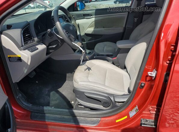 5NPD84LF5HH005565 2017 HYUNDAI ELANTRA Red Widok wnętrza z przodu