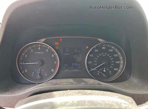 5NPD84LF5HH005565 2017 HYUNDAI ELANTRA Red Widok zestawu wskaźników