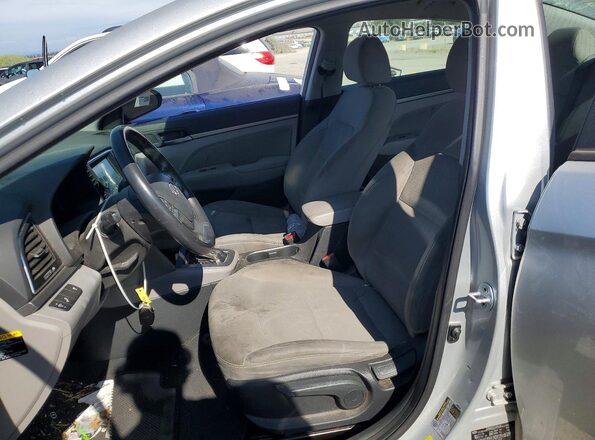 5NPD84LF5HH012581 2017 HYUNDAI ELANTRA Silver წინა სალონის ხედი