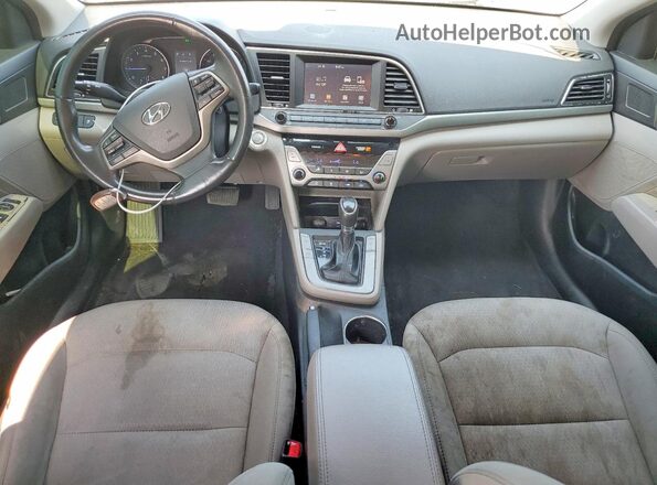 5NPD84LF5HH035634 2017 HYUNDAI ELANTRA Silver Widok deski rozdzielczej