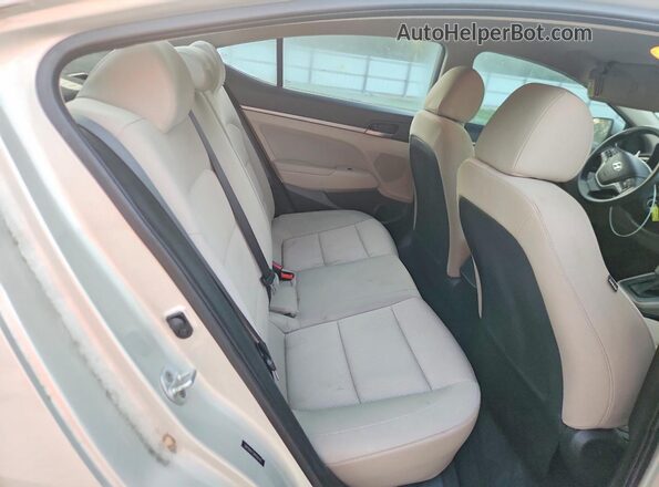 5NPD84LF5HH056743 2017 HYUNDAI ELANTRA Silver Հետևի նստատեղերի տեսք