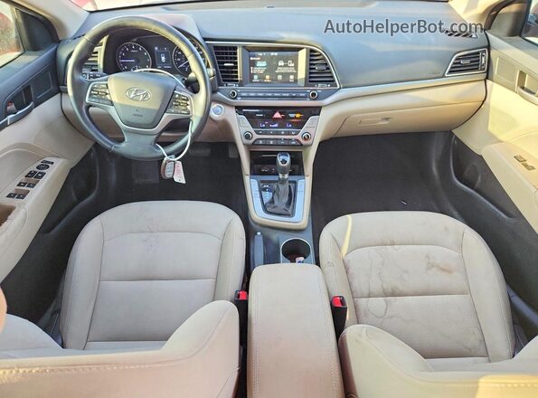 5NPD84LF5HH067225 2017 HYUNDAI ELANTRA Красный Вид панели приборов