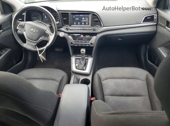 5NPD84LF5HH139430 2017 HYUNDAI ELANTRA White Widok deski rozdzielczej