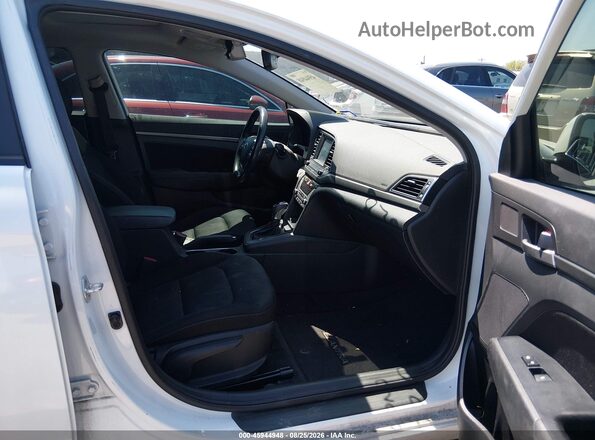 5NPD84LF5JH261551 2018 HYUNDAI ELANTRA White Front interior view