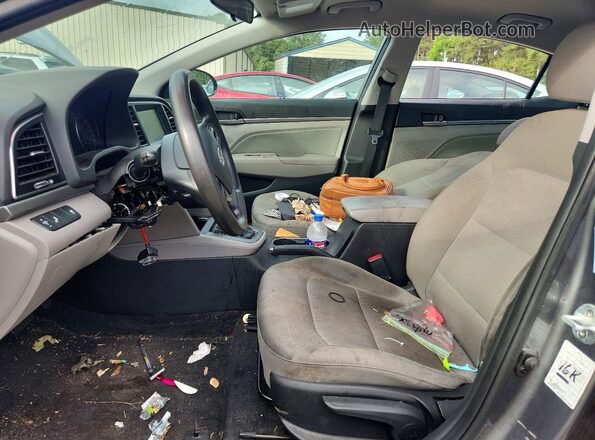 5NPD84LF5JH311719 2018 HYUNDAI ELANTRA Gray Front interior view