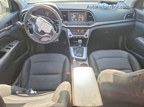 5NPD84LF5JH347846 2018 HYUNDAI ELANTRA Silver Widok deski rozdzielczej