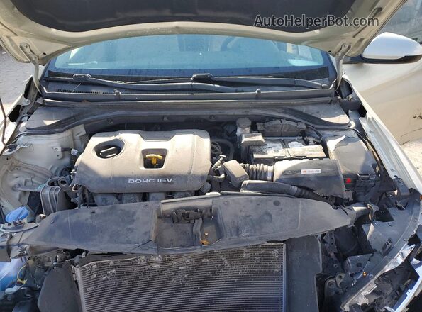 5NPD84LF5JH389238 2018 HYUNDAI ELANTRA Cream Vista interior trasera