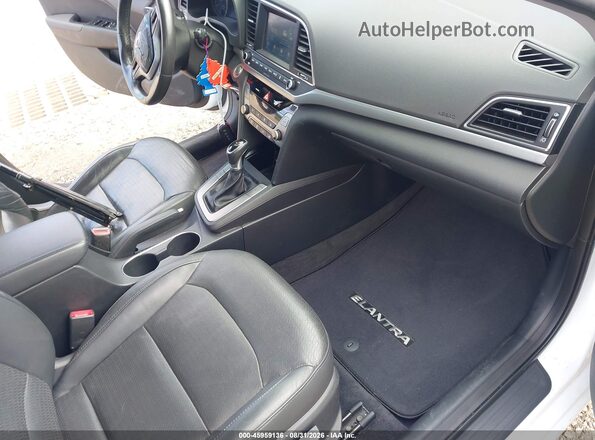 5NPD84LF6HH005381 2017 HYUNDAI ELANTRA Белый Вид салона спереди