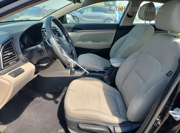 5NPD84LF6HH009446 2017 HYUNDAI ELANTRA Black Вид салону спереду