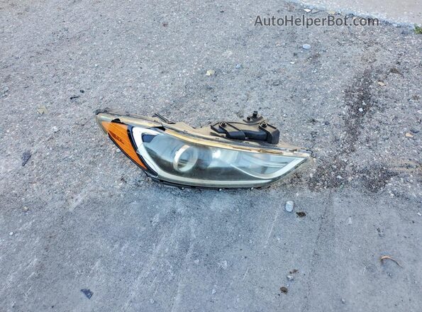 5NPD84LF6JH235539 2018 HYUNDAI ELANTRA White Vista del compartimento del motor