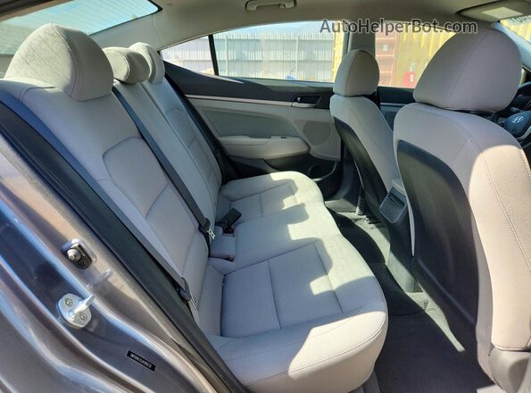 5NPD84LF6JH260232 2018 HYUNDAI ELANTRA Gray Widok tylnych siedzeń