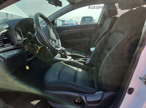 5NPD84LF6JH298477 2018 HYUNDAI ELANTRA White წინა სალონის ხედი