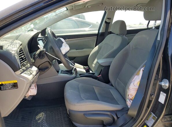 5NPD84LF6JH353901 2018 HYUNDAI ELANTRA Black Front interior view