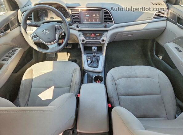 5NPD84LF6JH361142 2018 HYUNDAI ELANTRA Серый Вид панели приборов