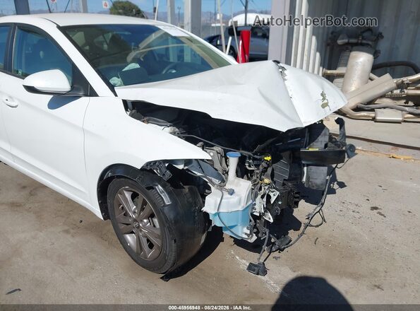 5NPD84LF7HH004210 2017 HYUNDAI ELANTRA White ხელსაწყოთა პანელის ხედი