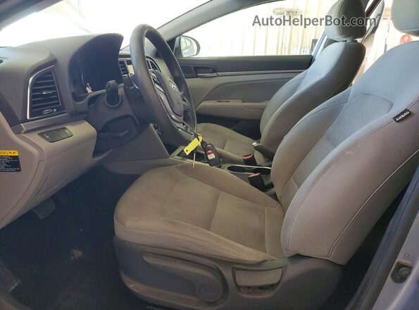 5NPD84LF7HH008502 2017 HYUNDAI ELANTRA Серый Вид панели приборов