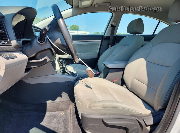 5NPD84LF7HH072488 2017 HYUNDAI ELANTRA Silver Вид панелі приладів