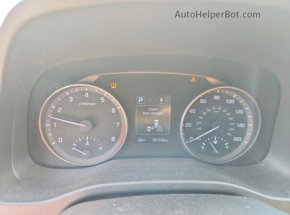 5NPD84LF7JH252463 2018 HYUNDAI ELANTRA White Vista del cuadro de instrumentos