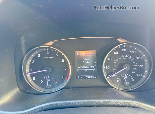 5NPD84LF7JH286306 2018 HYUNDAI ELANTRA Black Dashboard view