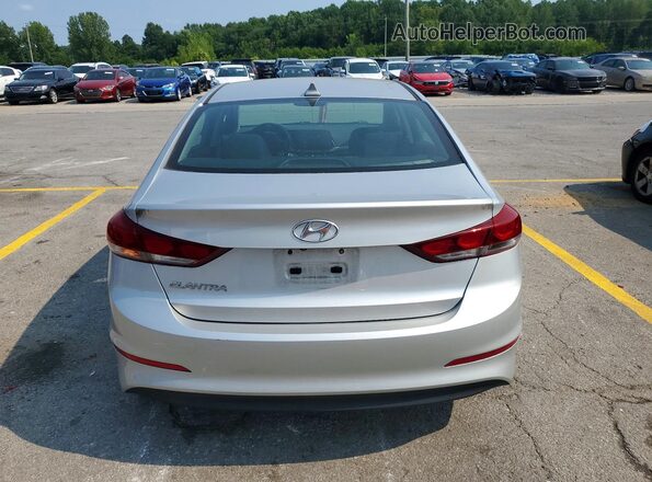5NPD84LF7JH341384 2018 HYUNDAI ELANTRA Серебряный Вид сзади