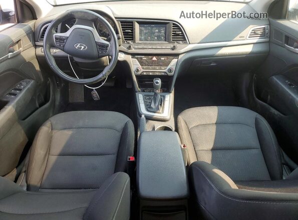 5NPD84LF7JH341384 2018 HYUNDAI ELANTRA Серебряный Вид панели приборов