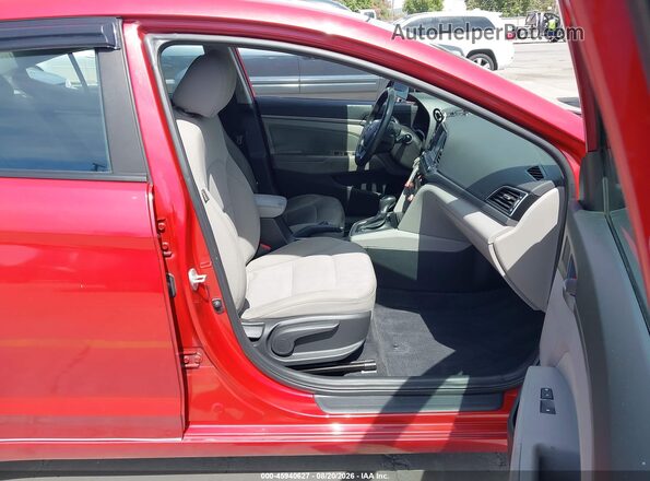 5NPD84LF7JH354121 2018 HYUNDAI ELANTRA Red Вид салону спереду