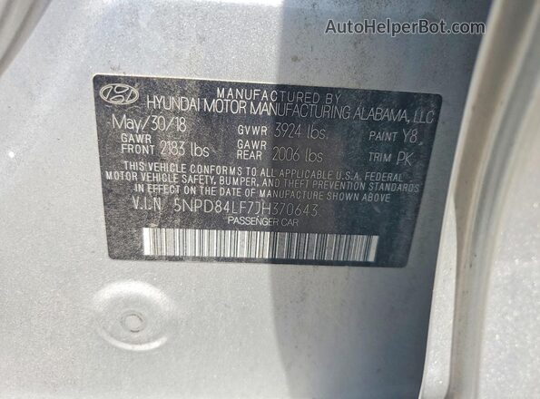 5NPD84LF7JH370643 2018 HYUNDAI ELANTRA Silver Widok komory silnika