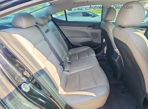 5NPD84LF8HH044151 2017 HYUNDAI ELANTRA Black Widok tylnych siedzeń