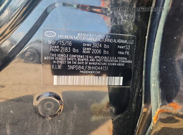 5NPD84LF8HH044151 2017 HYUNDAI ELANTRA Black Widok komory silnika