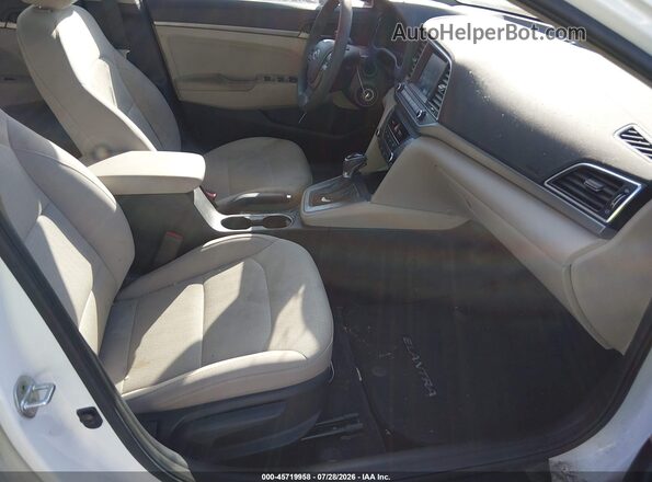 5NPD84LF8HH055618 2017 HYUNDAI ELANTRA White Widok wnętrza z przodu