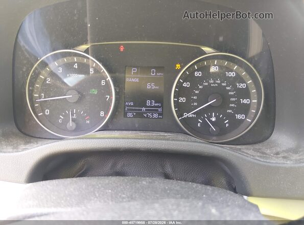 5NPD84LF8HH055618 2017 HYUNDAI ELANTRA White Widok tylnych siedzeń