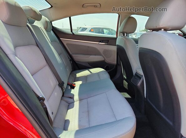 5NPD84LF8HH059832 2017 HYUNDAI ELANTRA Red Widok tylnych siedzeń