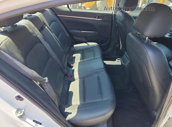 5NPD84LF8HH116725 2017 HYUNDAI ELANTRA White Vista de los asientos traseros