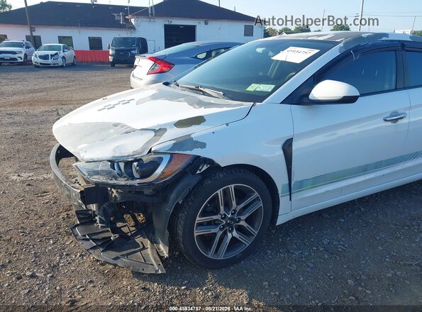 5NPD84LF8JH251516 2018 HYUNDAI ELANTRA Белый Вид спереди
