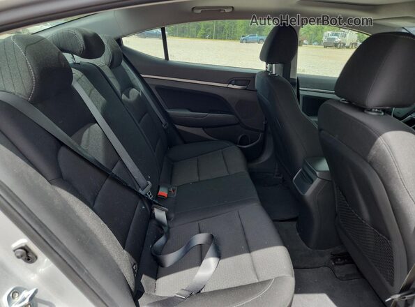 5NPD84LF8JH267134 2018 HYUNDAI ELANTRA Silver Widok tylnych siedzeń