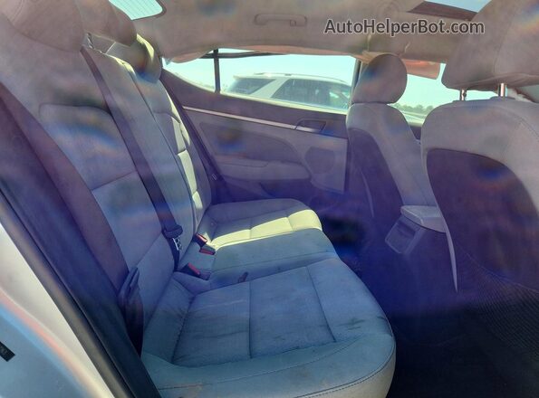 5NPD84LF8JH267263 2018 HYUNDAI ELANTRA Silver Vista interior trasera